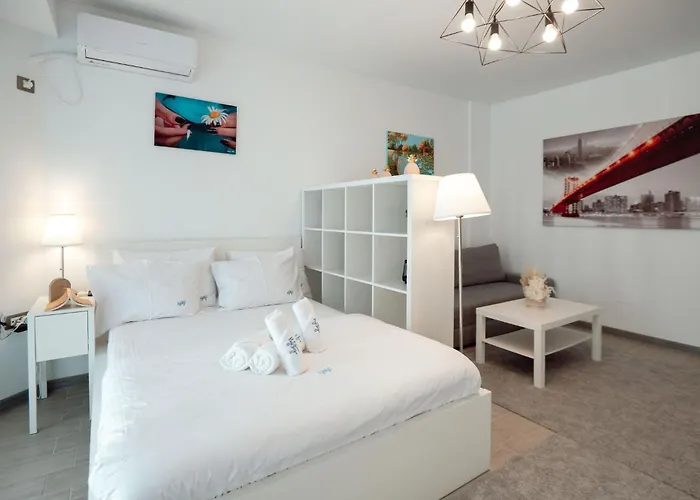 Waves N Pools Apartment