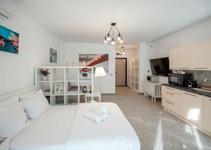 Waves N Pools * Navodari