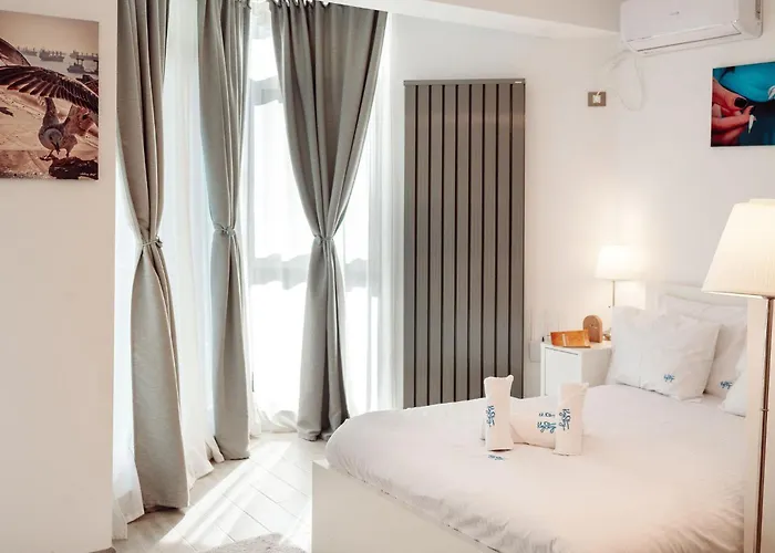 Waves N Pools Apartment *