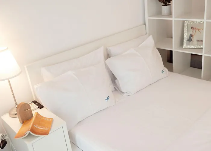 Waves N Pools Apartment *