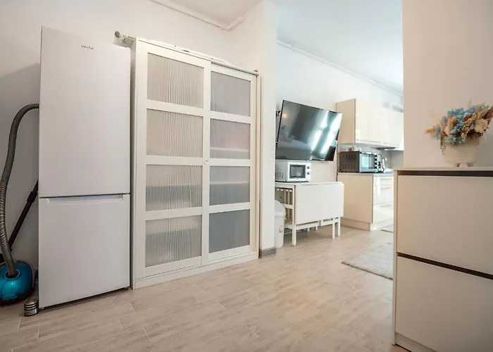 Waves N Pools * Navodari