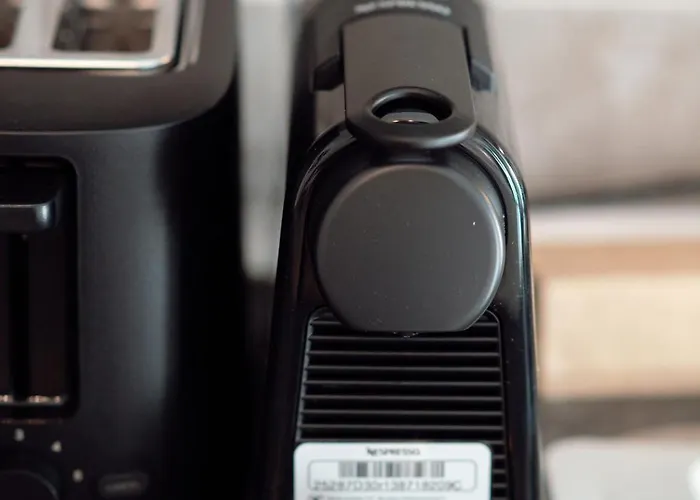 Waves N Pools Apartment *