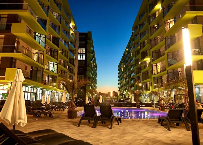 Waves N Pools * Navodari