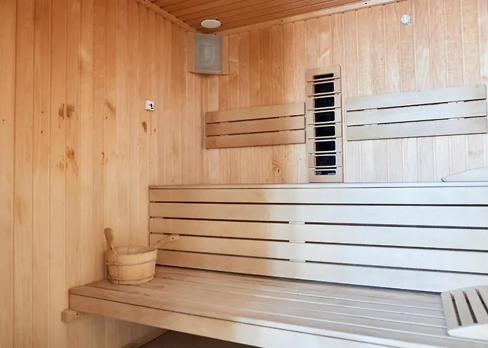 Waves N Pools Navodari